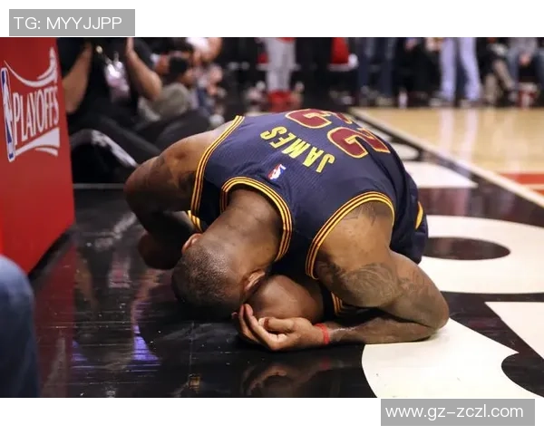 足球巨星赛场受伤瞬间回顾直击拼搏背后的无奈与坚持