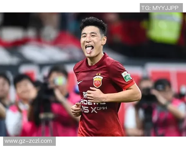 中国足球明星武磊精彩颠球挑战展现高超球技引发热议 中国足球明星武磊精彩颠球挑战展现高超球技引发热议